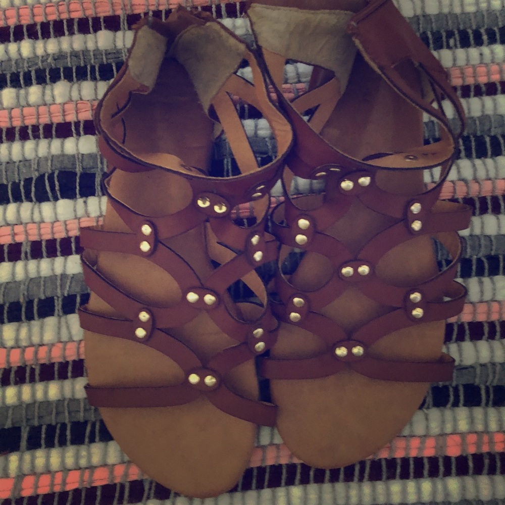 Sandals zip up